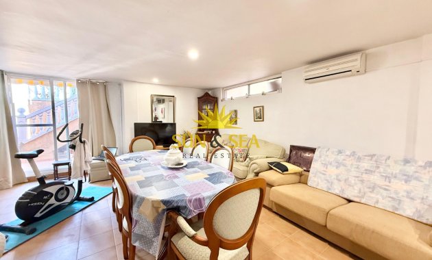 Resale - Villa - Torrevieja - Urb. Jardín del Mar