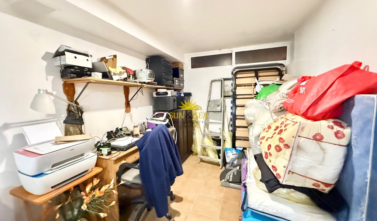 Resale - Villa - Torrevieja - Urb. Jardín del Mar