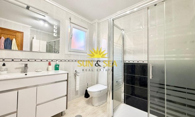 Resale - Villa - Torrevieja - Urb. Jardín del Mar