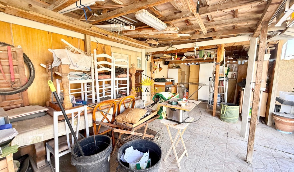 Resale - Villa - Torrevieja - Urb. Jardín del Mar