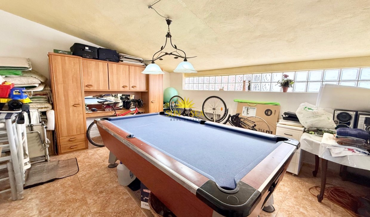 Resale - Villa - Torrevieja - Urb. Jardín del Mar