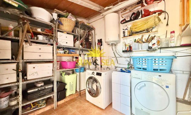 Resale - Villa - Torrevieja - Urb. Jardín del Mar