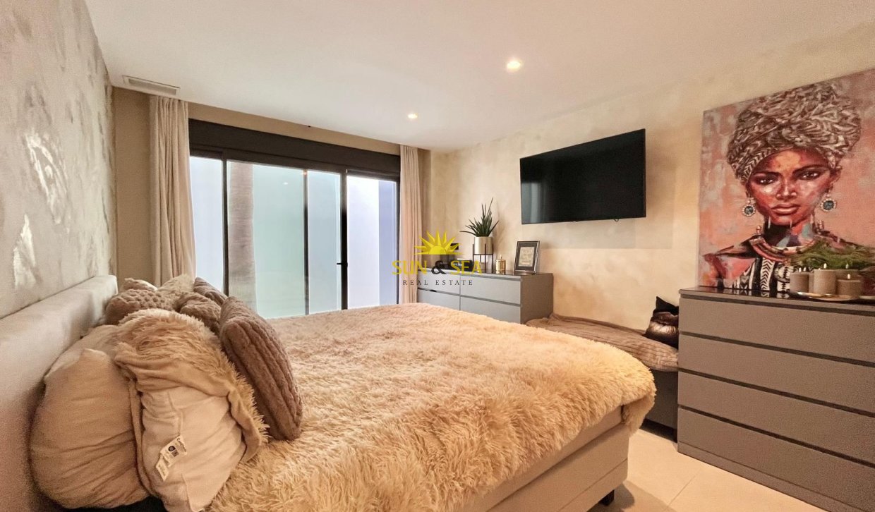 Resale - Villa / Semi detached - Algorfa