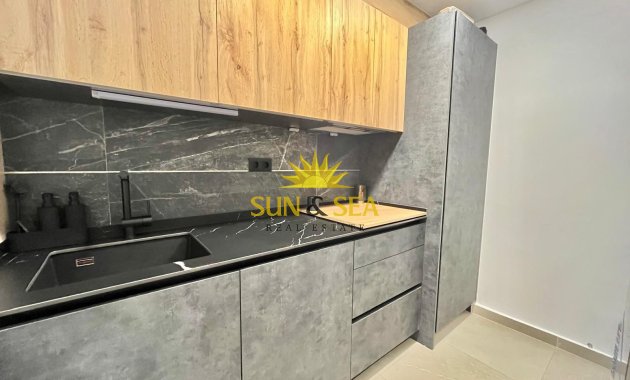 Resale - Villa / Semi detached - Algorfa