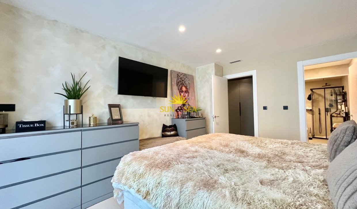 Resale - Villa / Semi detached - Algorfa