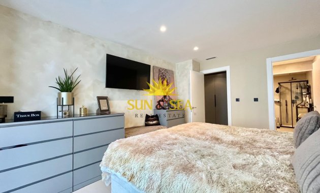 Resale - Villa / Semi detached - Algorfa