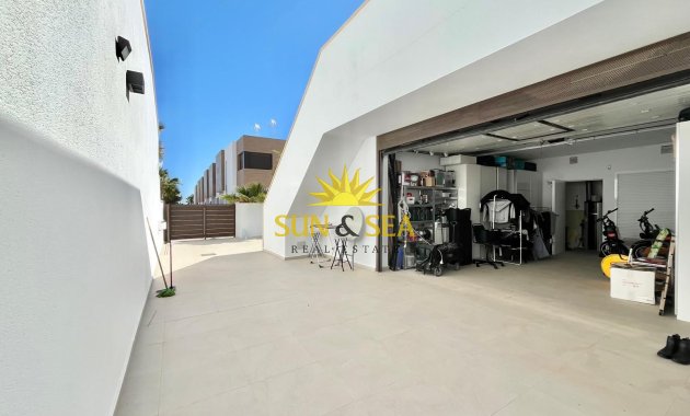 Resale - Villa / Semi detached - Algorfa