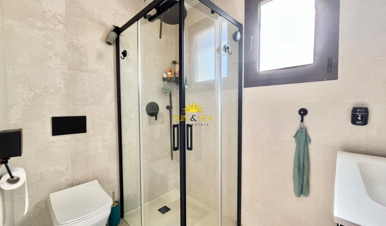 Resale - Villa / Semi detached - Algorfa
