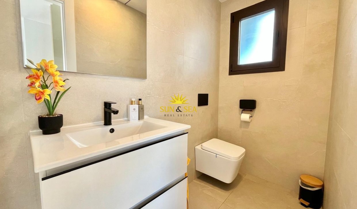 Resale - Villa / Semi detached - Algorfa