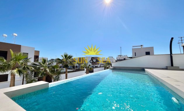 Resale - Villa / Semi detached - Algorfa