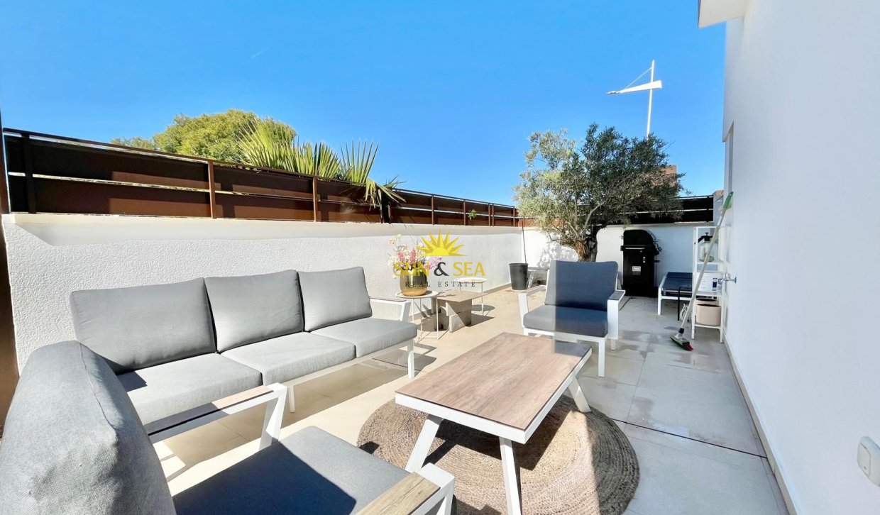 Resale - Villa / Semi detached - Algorfa