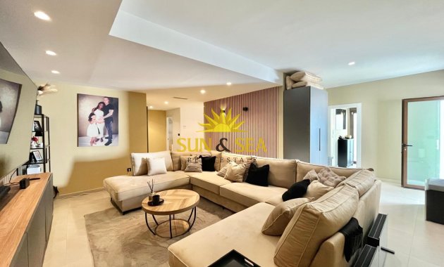 Resale - Villa / Semi detached - Algorfa