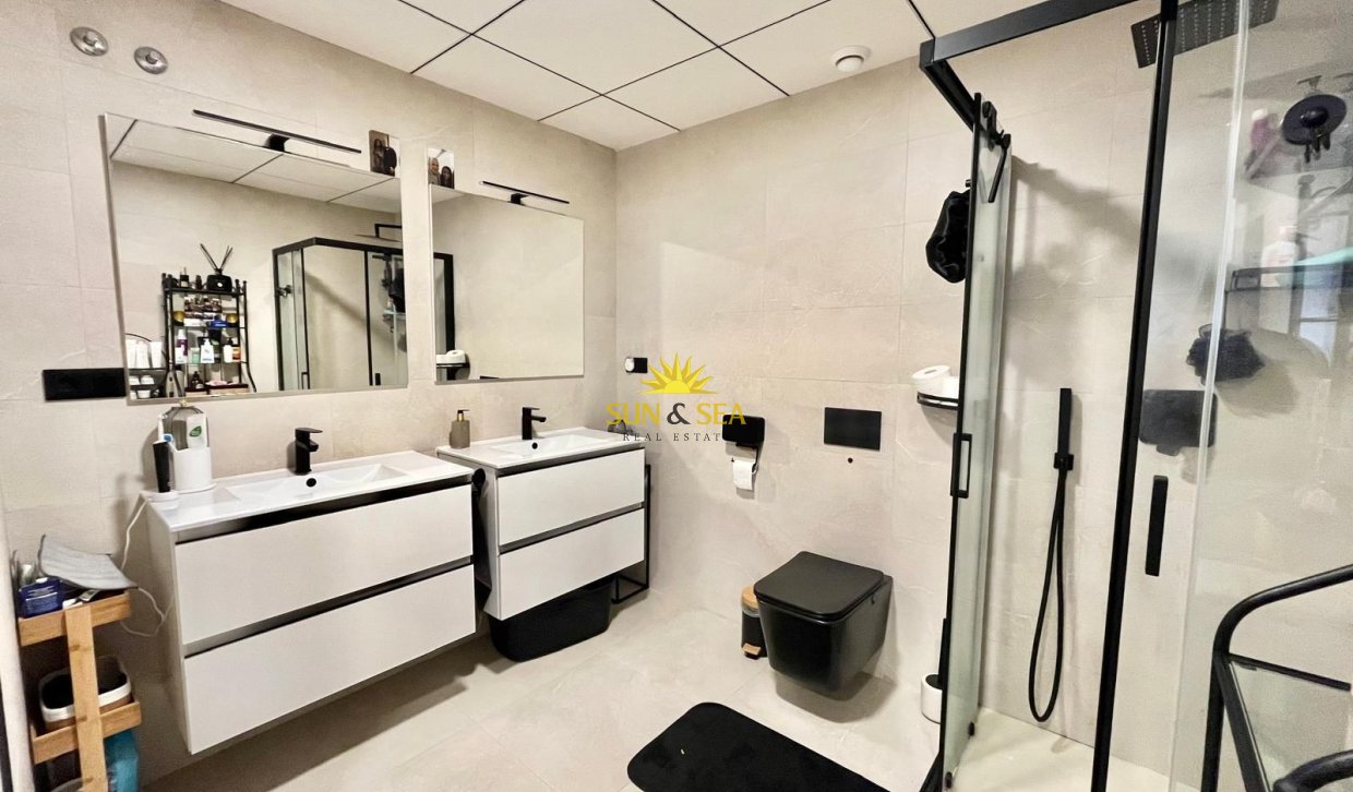 Resale - Villa / Semi detached - Algorfa