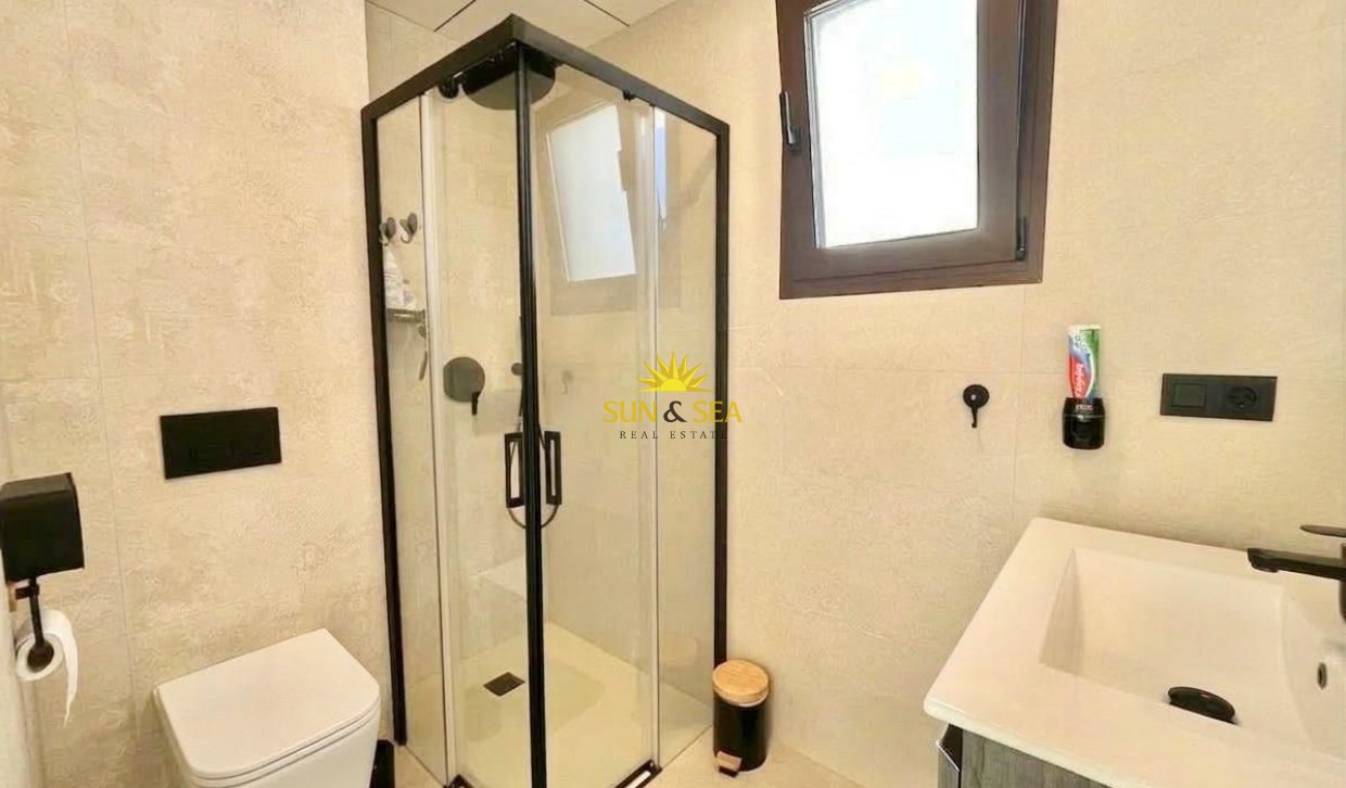 Resale - Villa / Semi detached - Algorfa