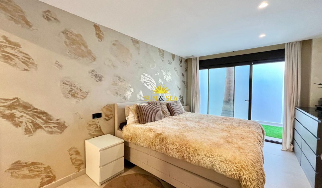Resale - Villa / Semi detached - Algorfa