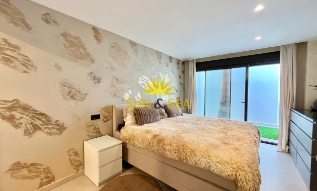 Resale - Villa / Semi detached - Algorfa