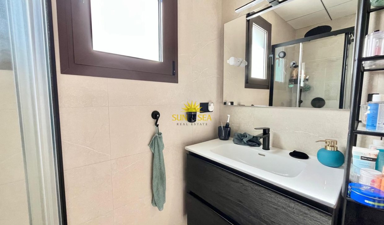Resale - Villa / Semi detached - Algorfa