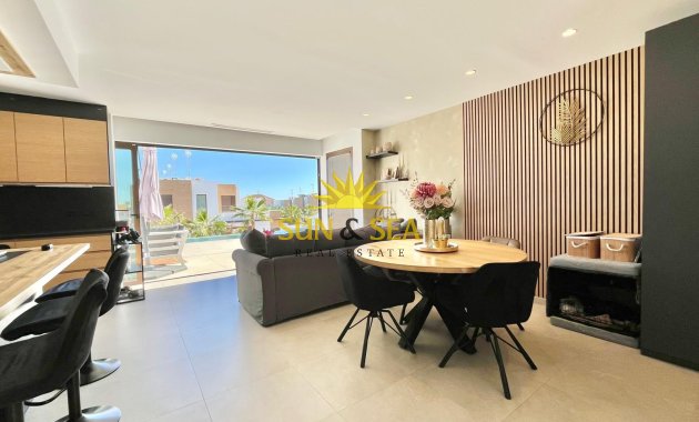 Resale - Villa / Semi detached - Algorfa
