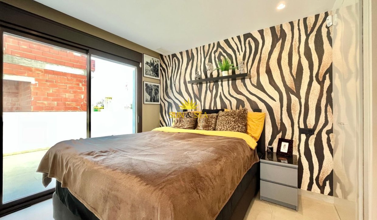 Resale - Villa / Semi detached - Algorfa