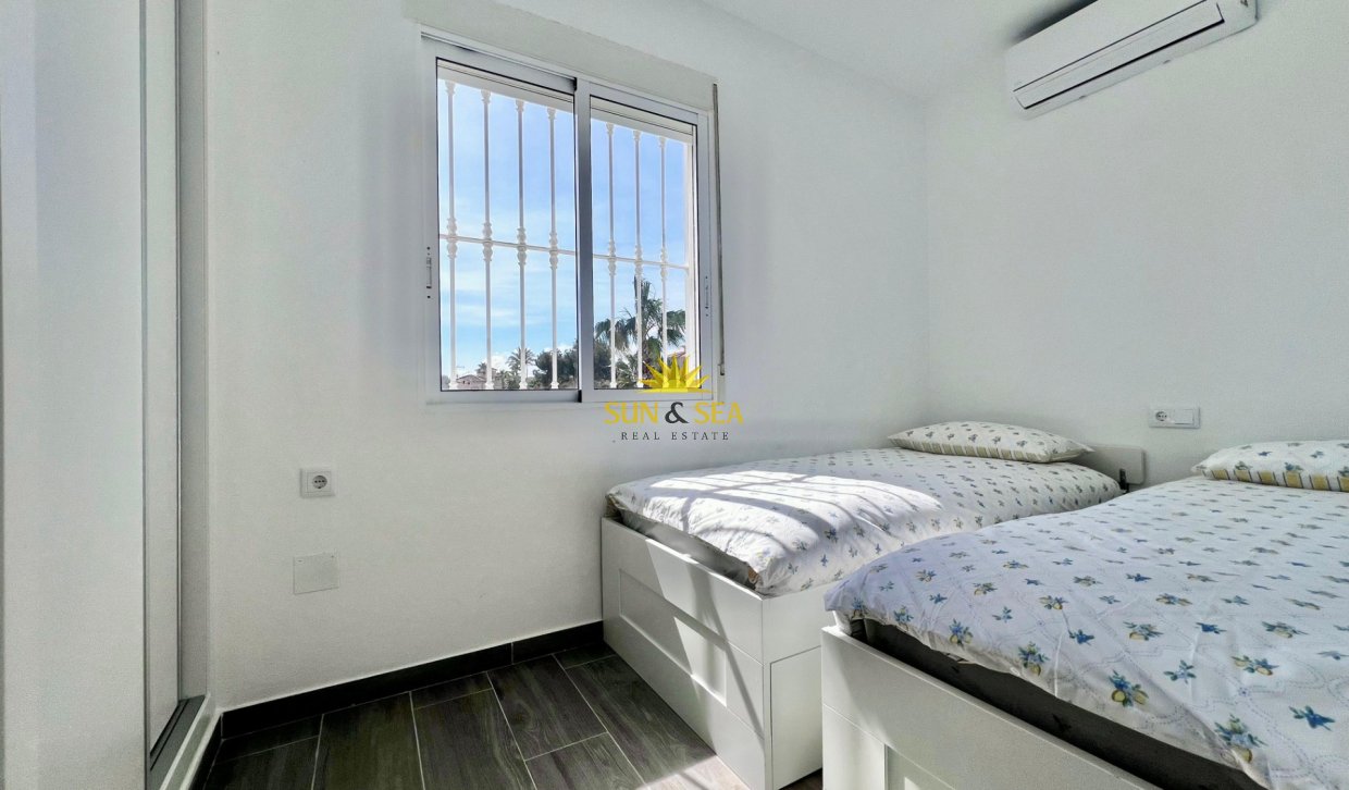 Resale - Villa - San Miguel de Salinas - Las filipinas