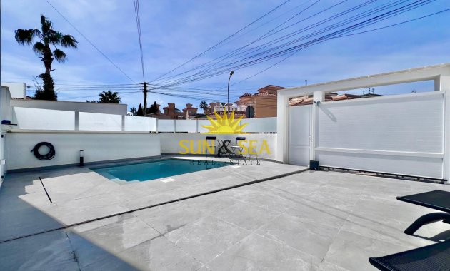 Resale - Villa - San Miguel de Salinas - Las filipinas