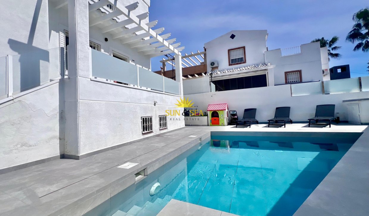 Resale - Villa - San Miguel de Salinas - Las filipinas