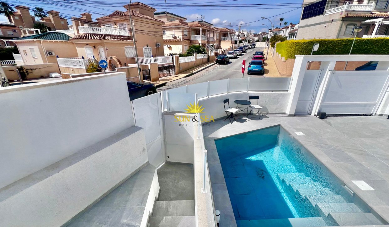 Resale - Villa - San Miguel de Salinas - Las filipinas