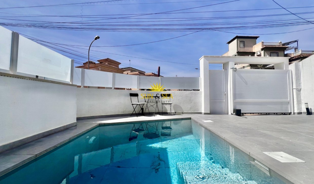Resale - Villa - San Miguel de Salinas - Las filipinas