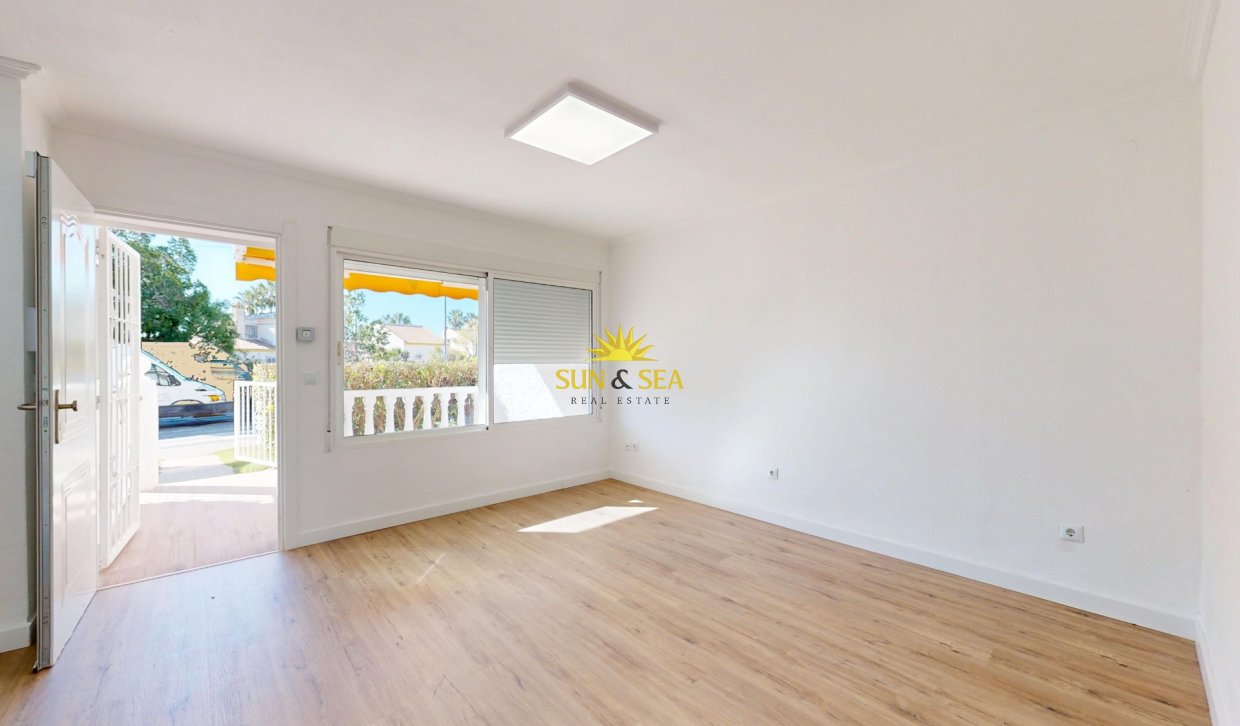 Resale - Townhouse - Orihuela Costa - Villamartín