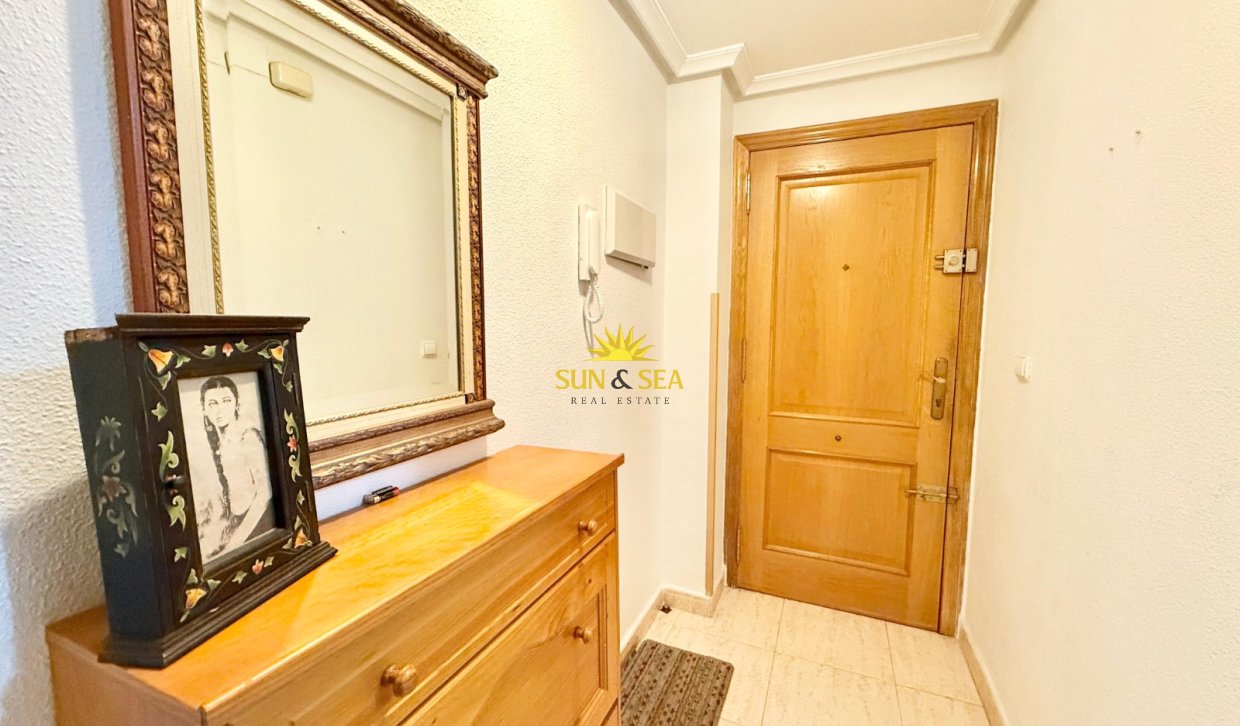Reventa - Apartamento - Torrevieja - Playa del Acequión