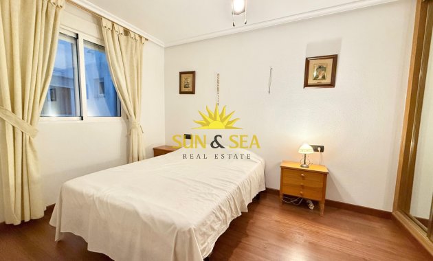 Reventa - Apartamento - Torrevieja - Playa del Acequión