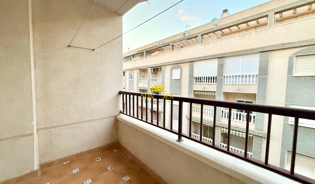 Reventa - Apartamento - Torrevieja - Playa del Acequión