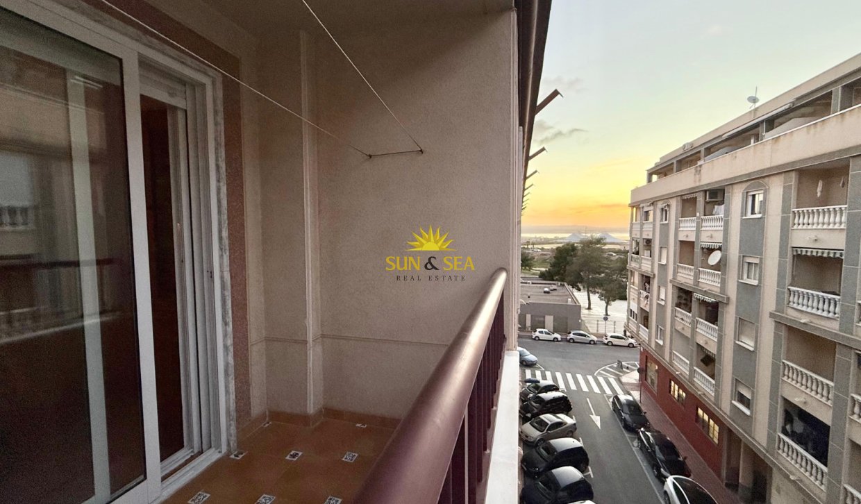 Reventa - Apartamento - Torrevieja - Playa del Acequión