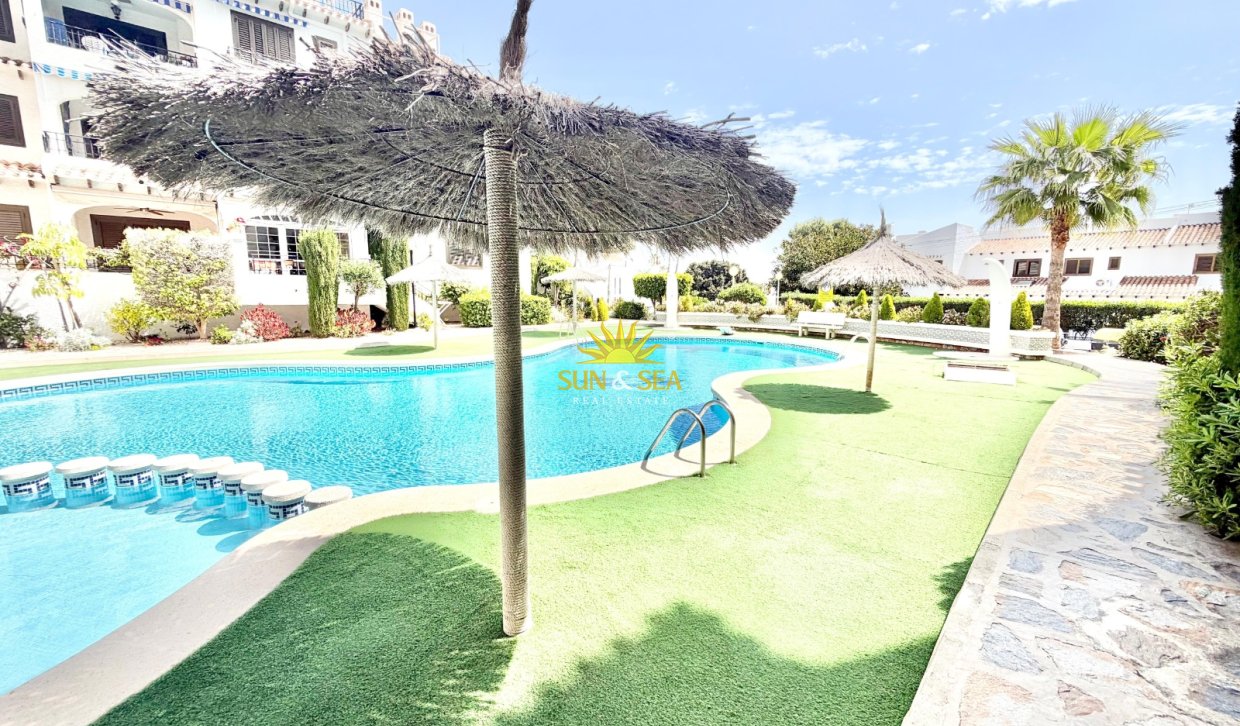 Resale - Apartment - Orihuela Costa