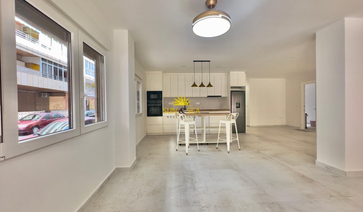 Revente - Appartement - Torrevieja - Acequion