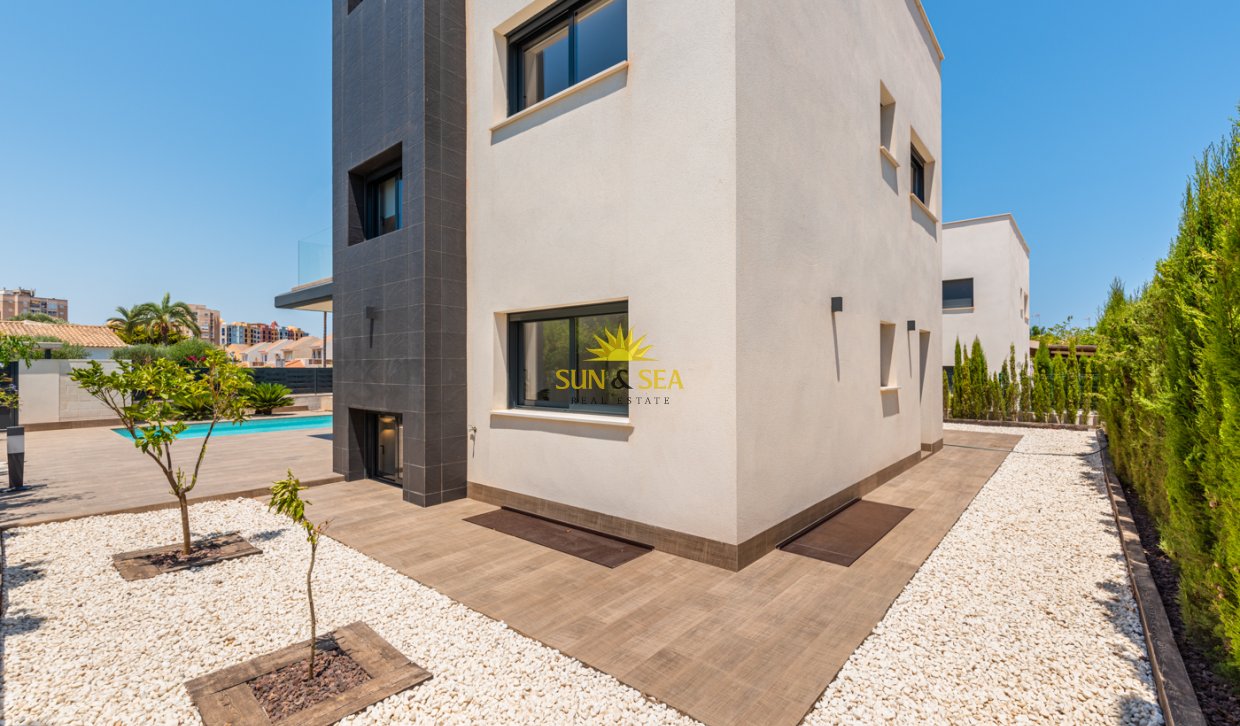 New Build - detached -  - Playa Paraiso
