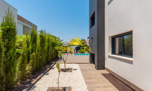 Nouvelle construction - detached - Playa Paraiso