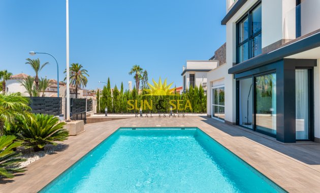 Nouvelle construction - detached - Playa Paraiso