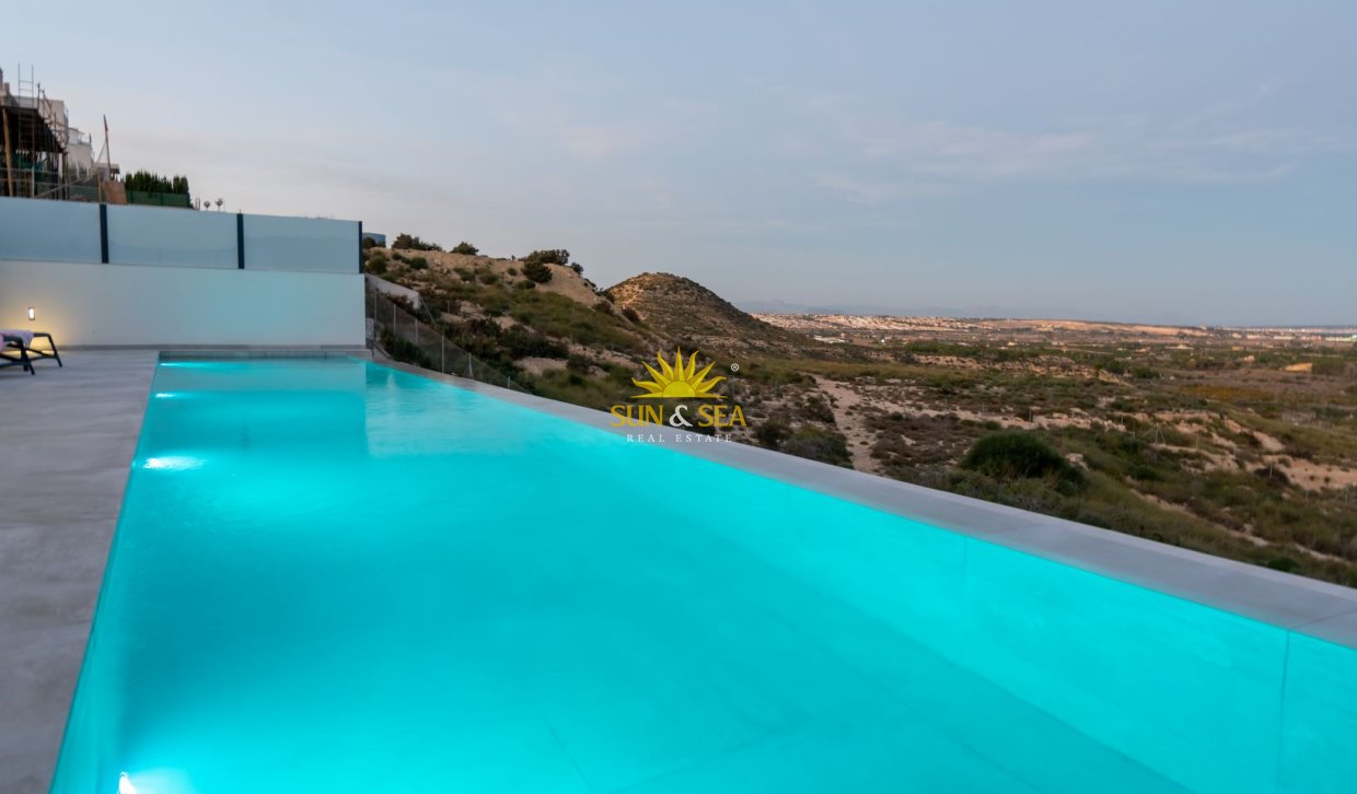 Obra nueva - Chalet - Rojales