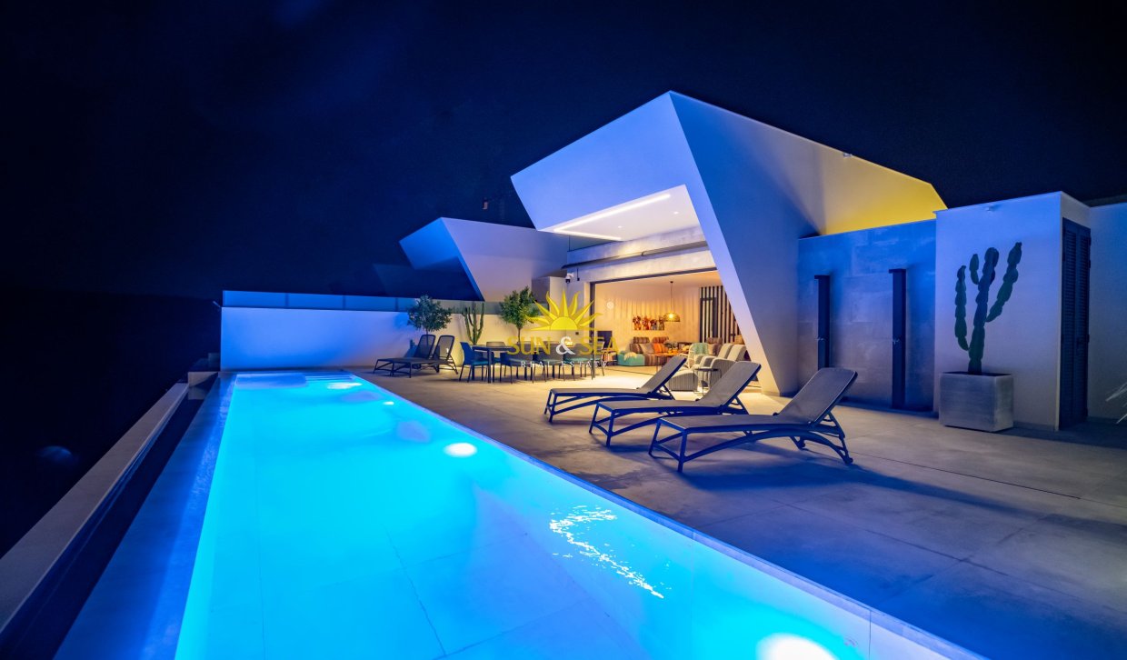 Obra nueva - Chalet - Rojales