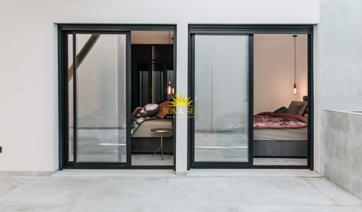 Obra nueva - Chalet - Rojales
