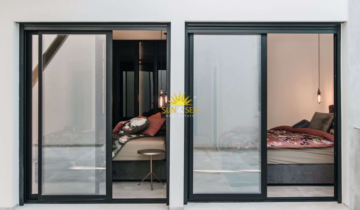 Obra nueva - Chalet - Rojales