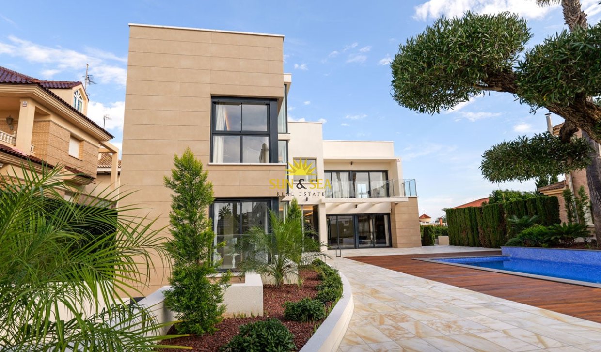 Obra nueva - Chalet -  - Torrevieja