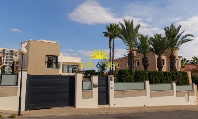 Obra nueva - Chalet -  - Torrevieja