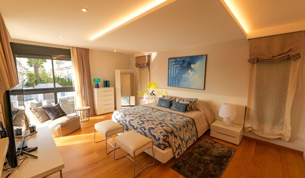Obra nueva - Chalet -  - Torrevieja