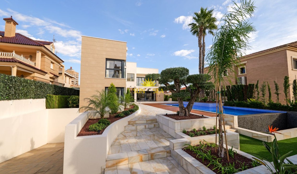 Obra nueva - Chalet -  - Torrevieja