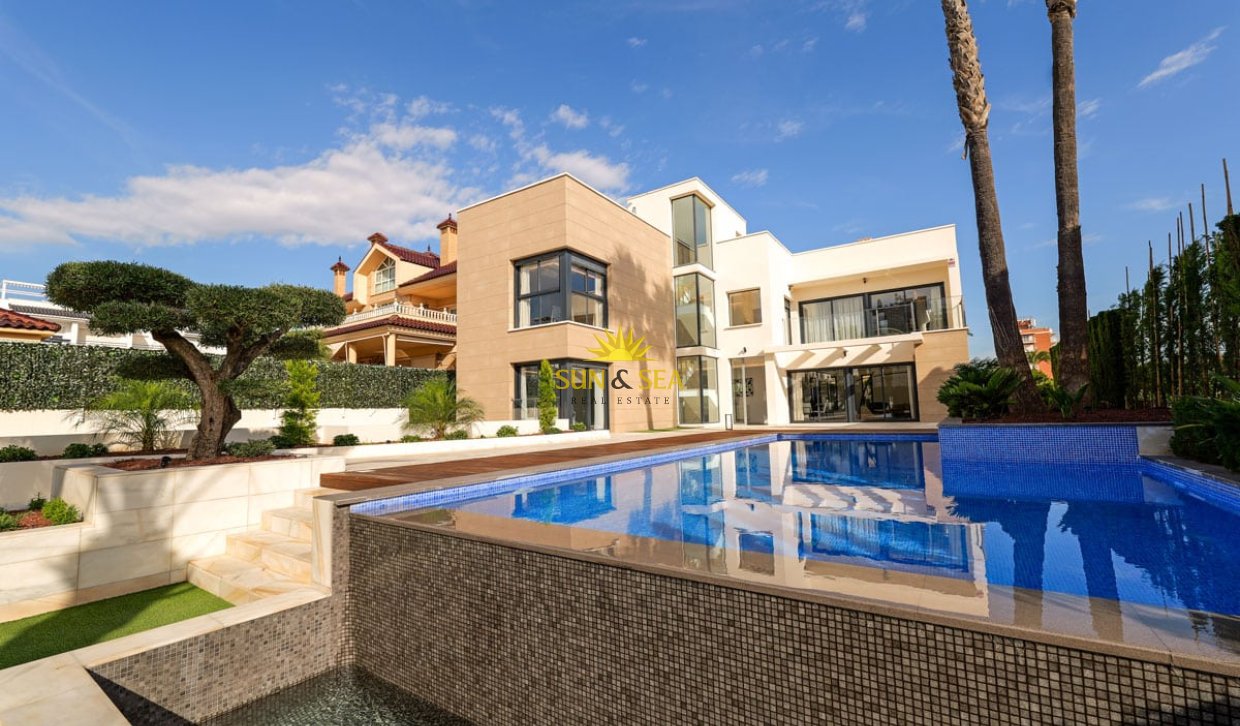 Obra nueva - Chalet -  - Torrevieja