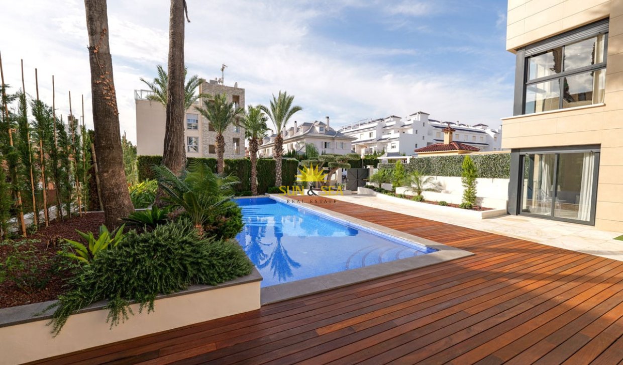Obra nueva - Chalet -  - Torrevieja