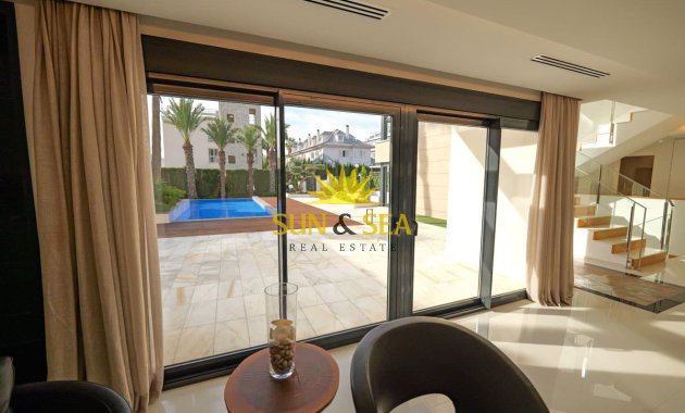 Obra nueva - Chalet -  - Torrevieja