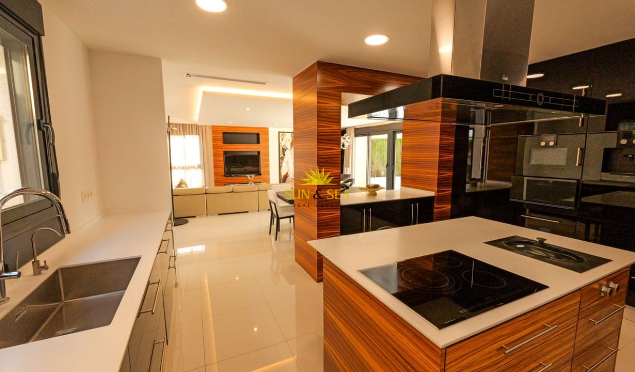 Obra nueva - Chalet -  - Torrevieja